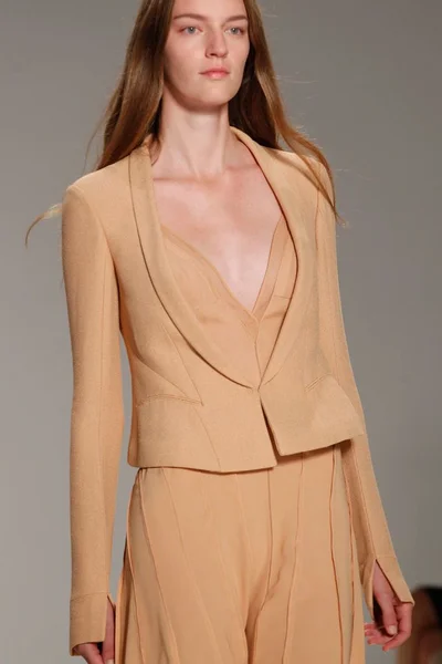 Look 4